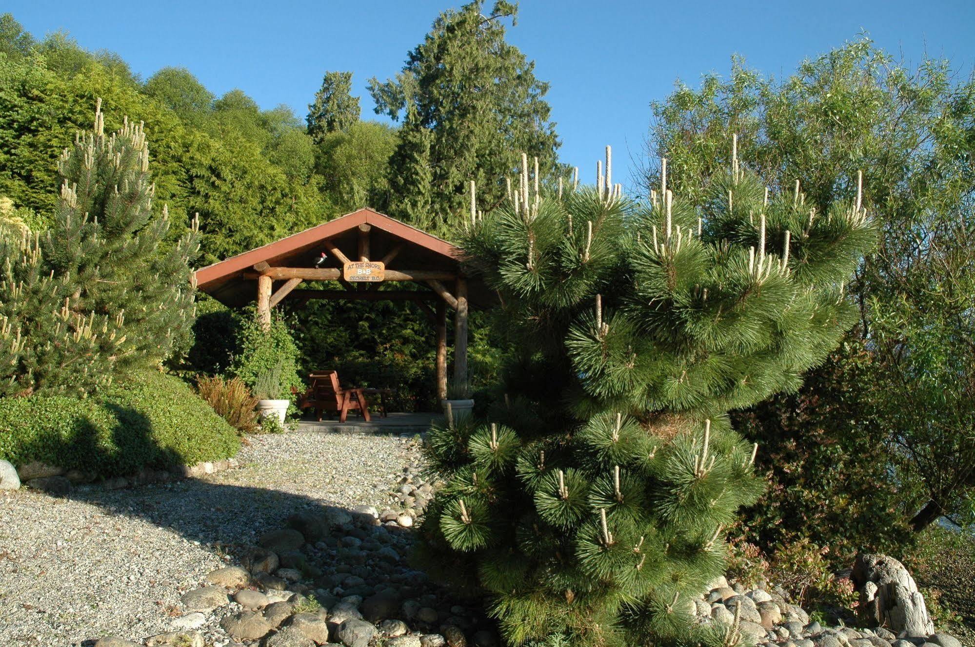 At The Shore Bed And Breakfast Sechelt Extérieur photo